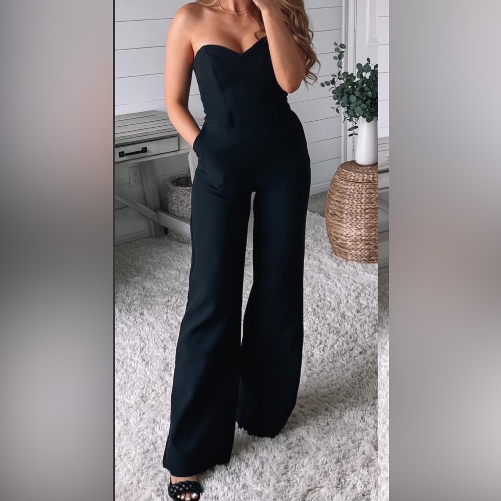 Womens sweetheart tailored jumpsuit zips in back